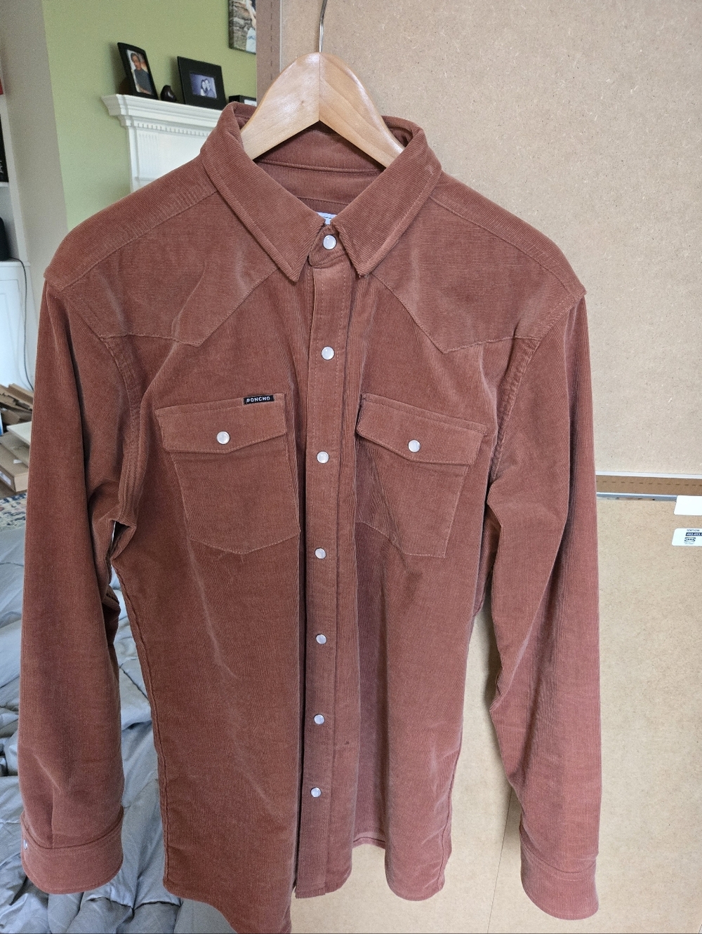 Men's Poncho Corduroy Button-Up Pearl Snaps Medium Slim Shirt in Rust